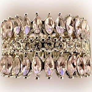 5/$20🛍️ Paparazzi Ring•Light Pink & Crystal Stones💍